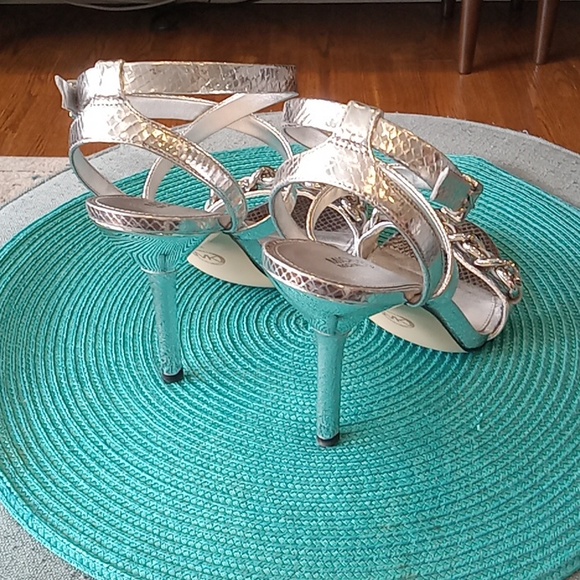 Michael Kors Sandals-NEW - Picture 4 of 6